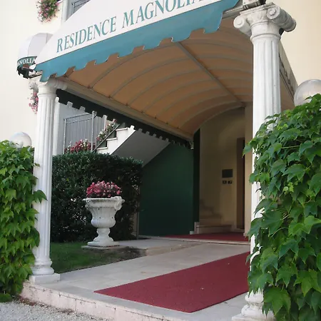 فندق Magnolia 3*